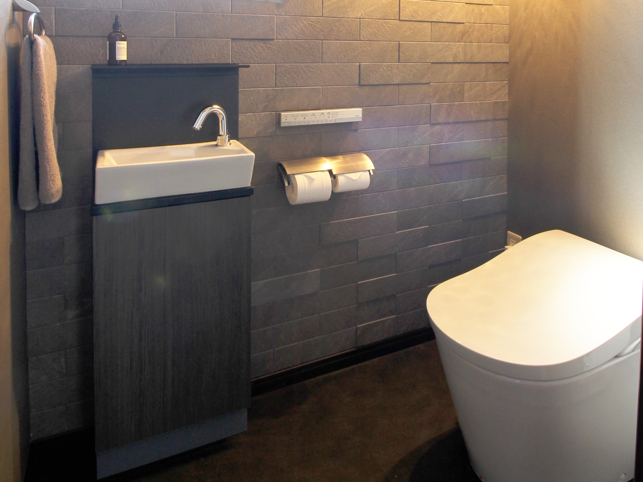 光と影が織りなす上質｜2402