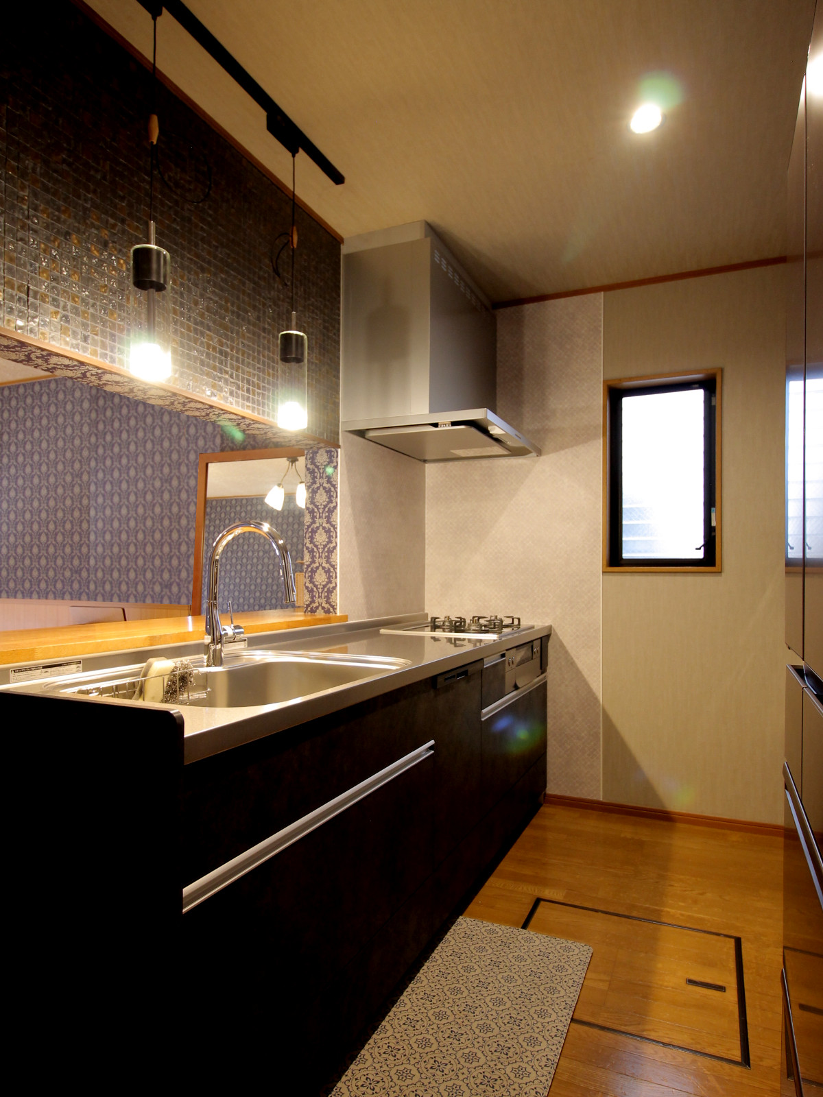 クリナップSTEDIAロッシュチャコールと名古屋モザイクJUM-216のキッチンリフォーム