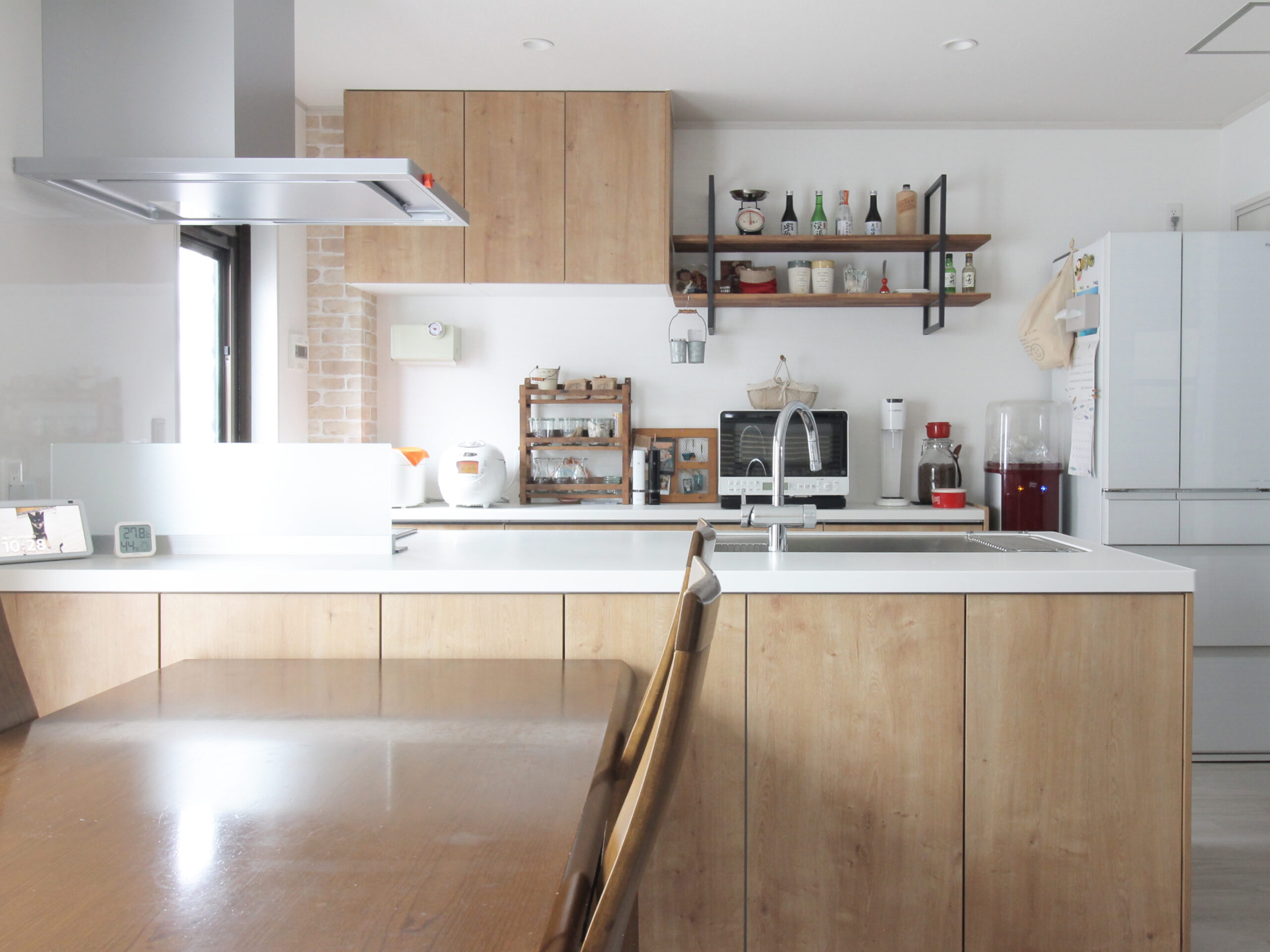 レトロ雑貨が映える、家族をつなぐフラットキッチン|北名古屋市 2412-2