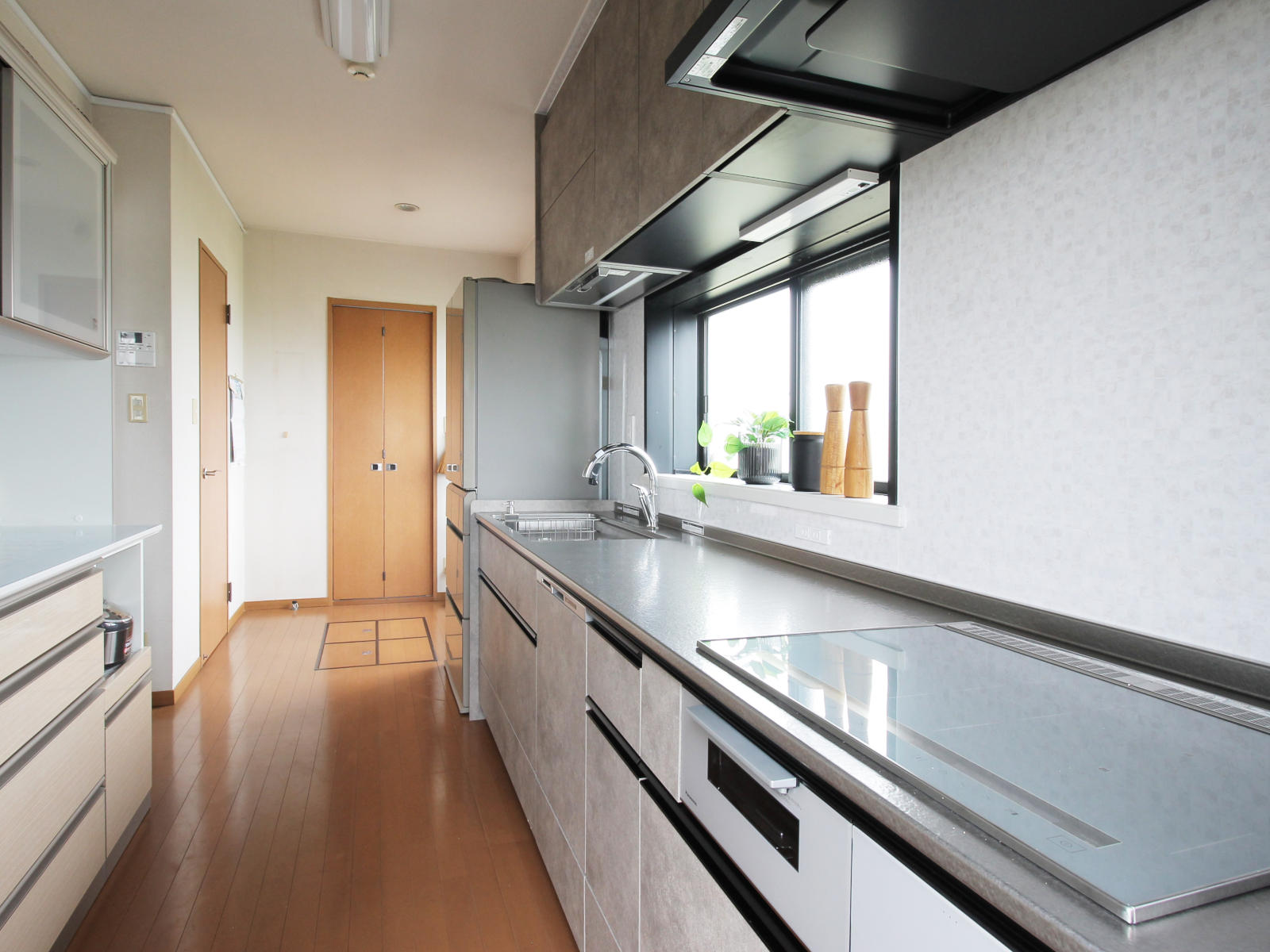 ハイエンドモデルで整えるスマートキッチン|北名古屋市 2511-1